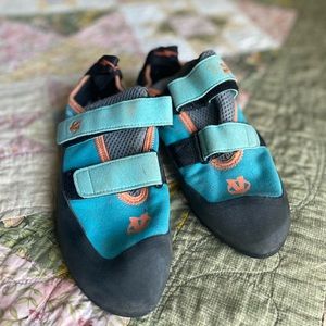 Evolv elektra climbing shoes